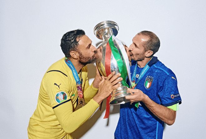 街都在逼迫 街都在逼迫