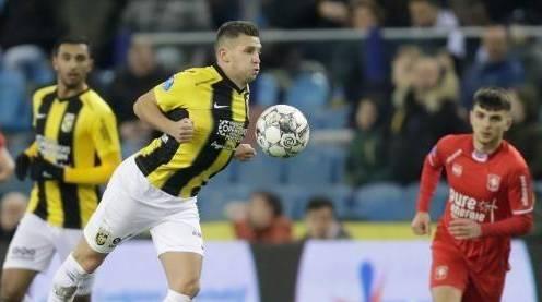 碰奖杯边缘 碰奖杯边缘