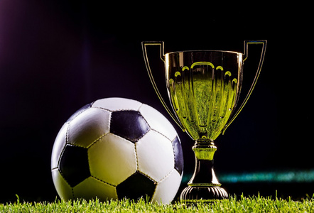 下刹车键 下刹车键